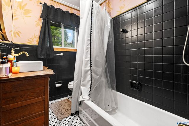 403 Forest Road, Gadsden, AL 35901