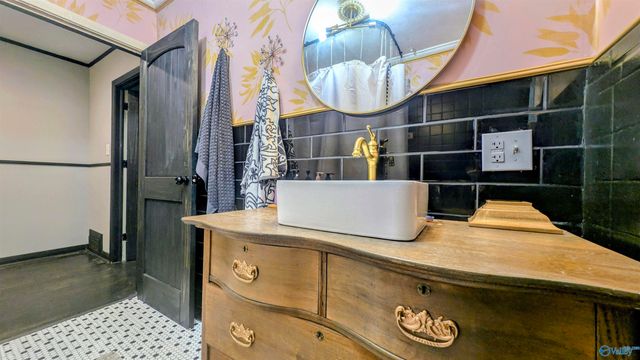 403 Forest Road, Gadsden, AL 35901