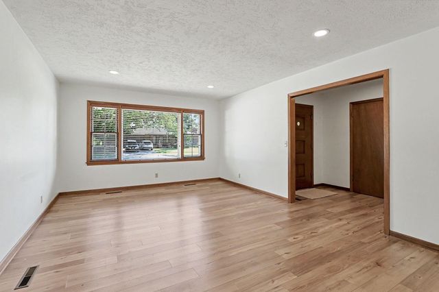 2033 N Gow, Wichita, KS 67203