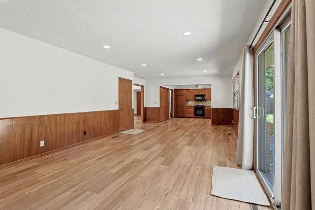 2033 N Gow, Wichita, KS 67203