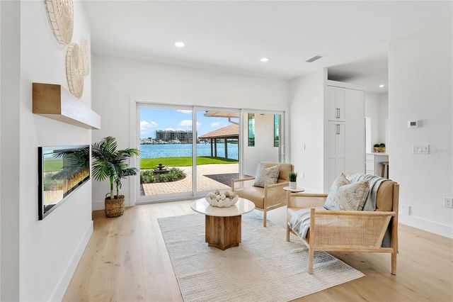 330 W BAY DRIVE, Venice, FL 34285