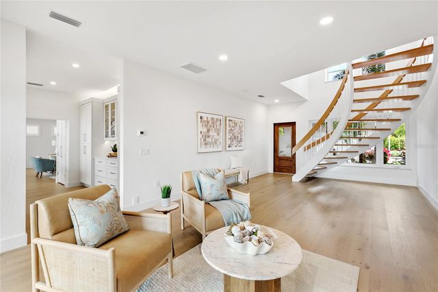 330 W BAY DRIVE, Venice, FL 34285