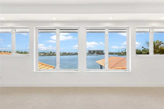 330 W BAY DRIVE, Venice, FL 34285