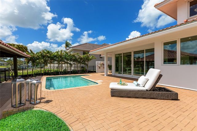 330 W BAY DRIVE, Venice, FL 34285
