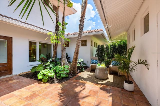 330 W BAY DRIVE, Venice, FL 34285