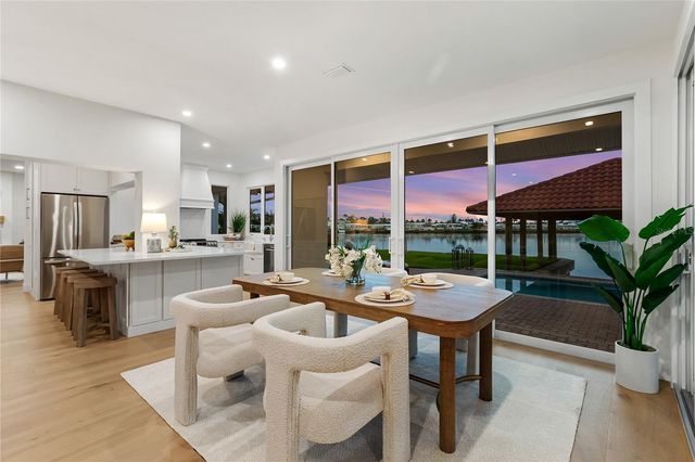 330 W BAY DRIVE, Venice, FL 34285