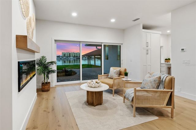 330 W BAY DRIVE, Venice, FL 34285