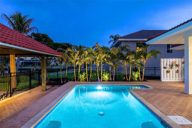 330 W BAY DRIVE, Venice, FL 34285