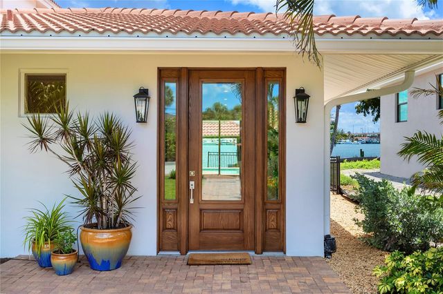 330 W BAY DRIVE, Venice, FL 34285