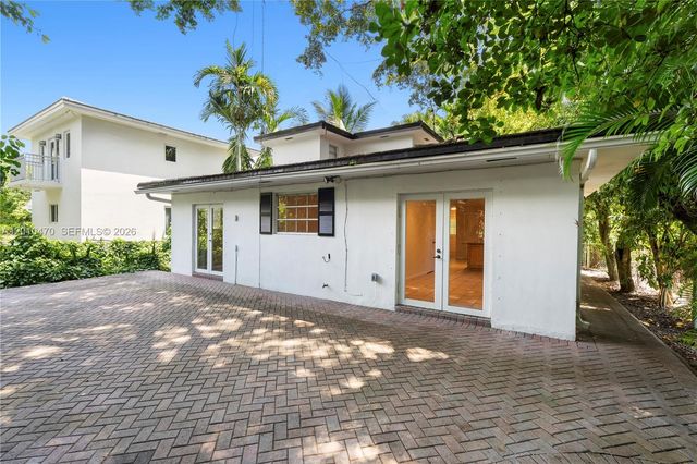 5520 San Vicente St, Coral Gables, FL 33146