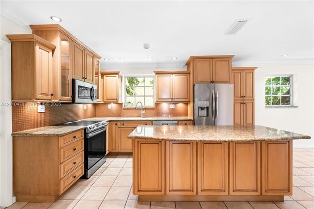 5520 San Vicente St, Coral Gables, FL 33146