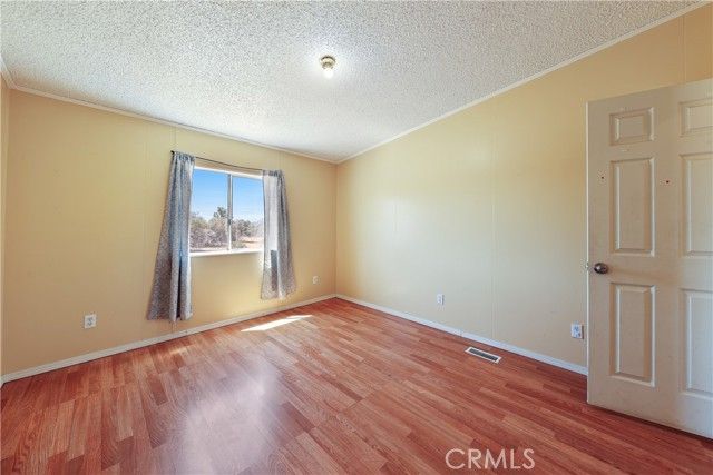 8195 Alta Mesa Road, Oak Hills, CA 92344