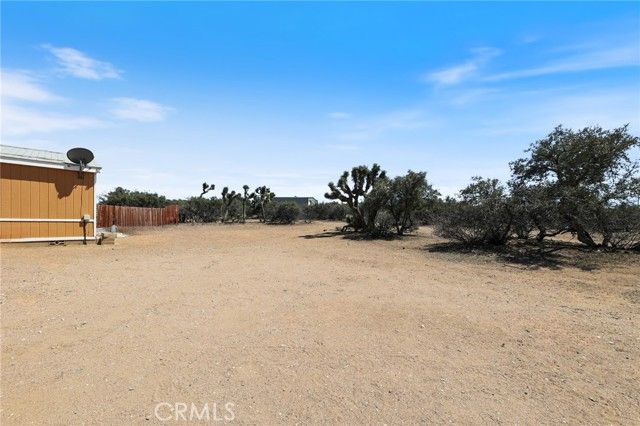 8195 Alta Mesa Road, Oak Hills, CA 92344