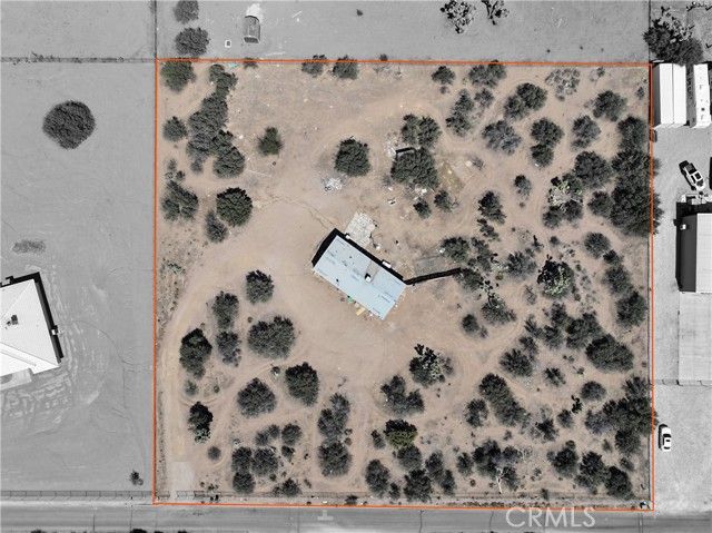 8195 Alta Mesa Road, Oak Hills, CA 92344