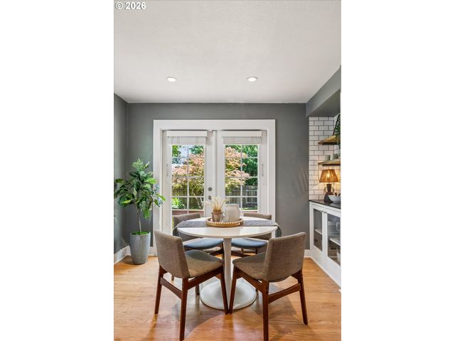 7054 N DELAWARE Ave, Portland, OR 97217