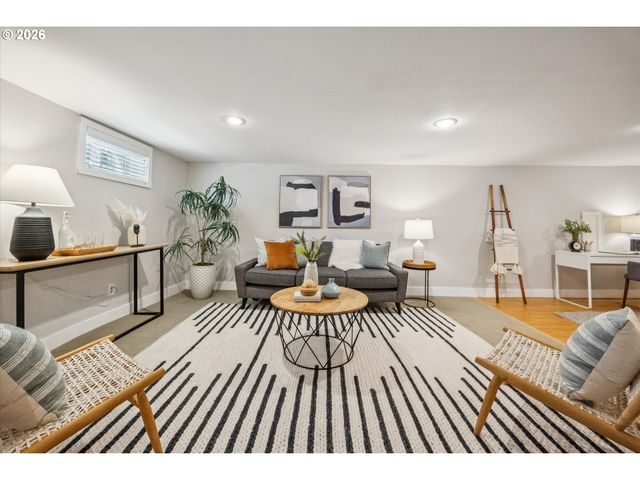 7054 N DELAWARE Ave, Portland, OR 97217
