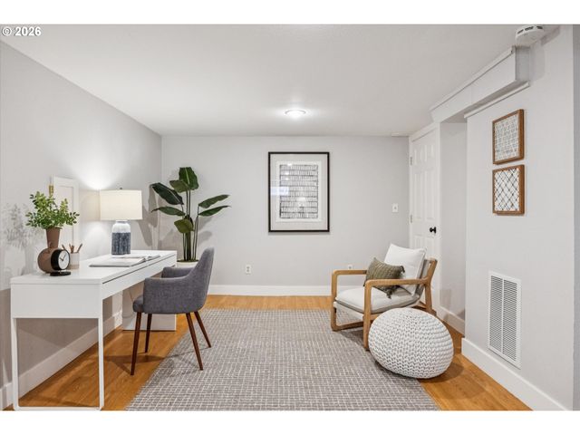 7054 N DELAWARE Ave, Portland, OR 97217