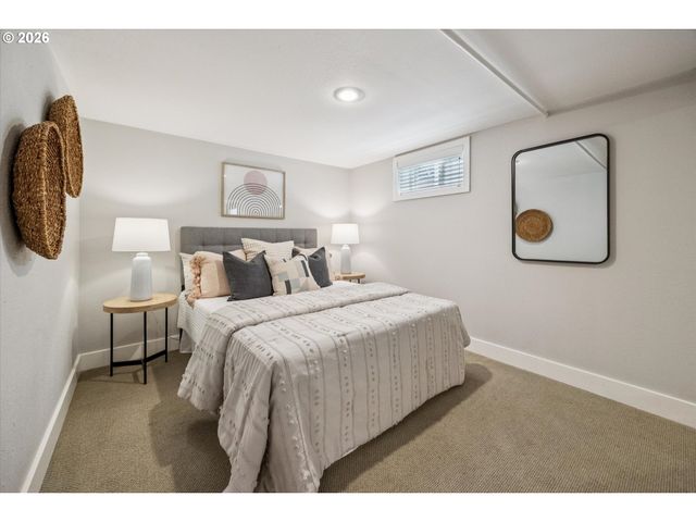 7054 N DELAWARE Ave, Portland, OR 97217