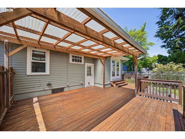 7054 N DELAWARE Ave, Portland, OR 97217