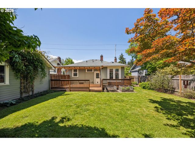 7054 N DELAWARE Ave, Portland, OR 97217