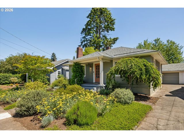7054 N DELAWARE Ave, Portland, OR 97217