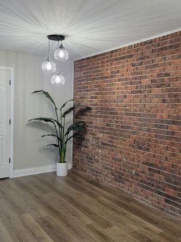 1100 Holbrook Road H, Homewood, IL 60430