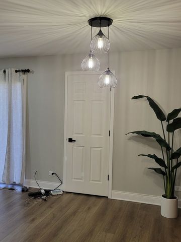 1100 Holbrook Road H, Homewood, IL 60430