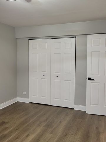 1100 Holbrook Road H, Homewood, IL 60430