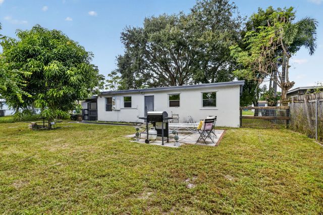 3842 Ocala Road, Lake Worth, FL 33462