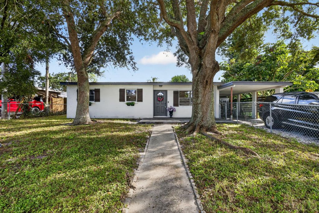 3842 Ocala Road, Lake Worth, FL 33462