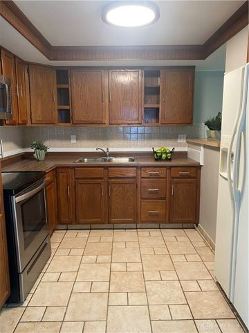 5784 Pennywell Drive, Dayton, OH 45424
