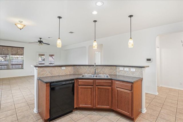 200 Rudy LN, Kyle, TX 78640