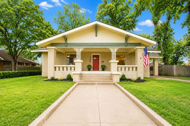 225 Featherston Street, Cleburne, TX 76033