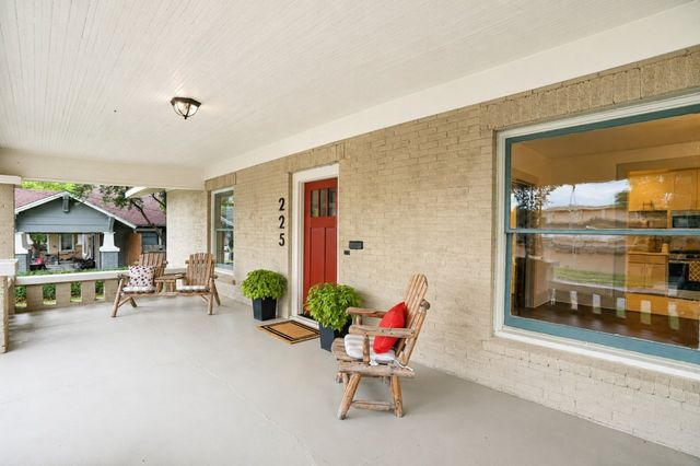 225 Featherston Street, Cleburne, TX 76033