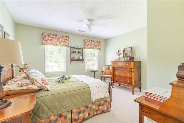 325 Creekside Drive, High Point, NC 27265