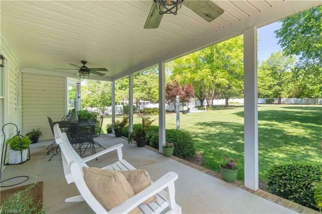 325 Creekside Drive, High Point, NC 27265