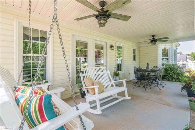 325 Creekside Drive, High Point, NC 27265