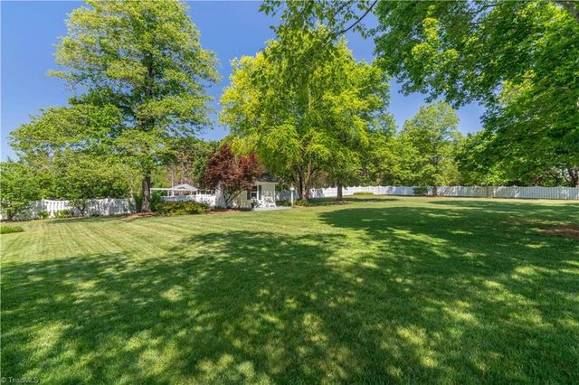 325 Creekside Drive, High Point, NC 27265
