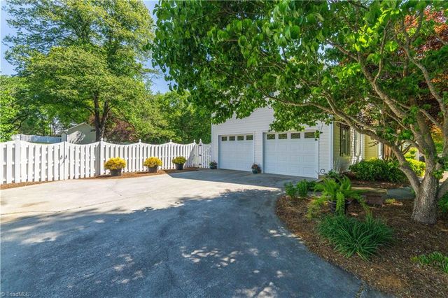325 Creekside Drive, High Point, NC 27265