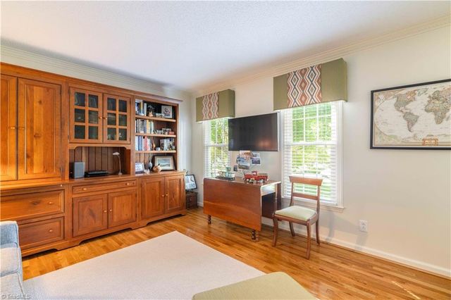 325 Creekside Drive, High Point, NC 27265