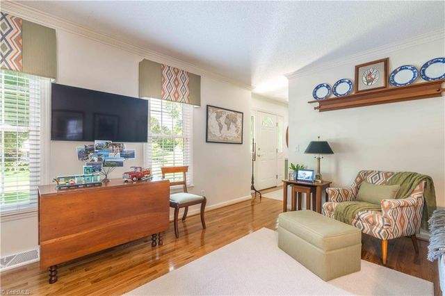 325 Creekside Drive, High Point, NC 27265