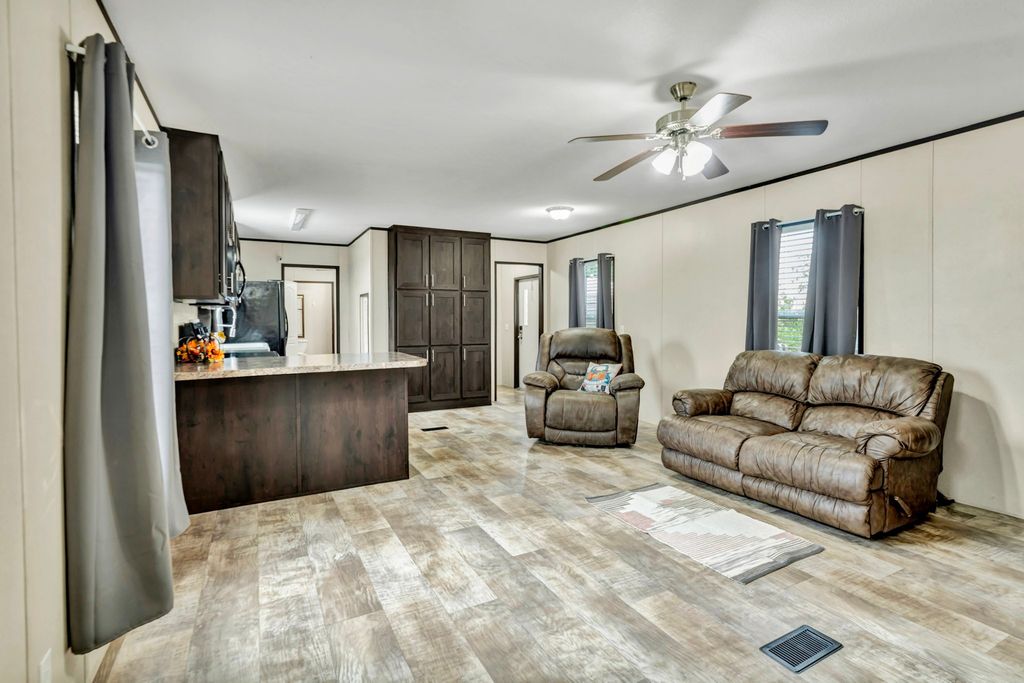 8108 Scenic Ridge Court, Cresson, TX 76035 — photo 2