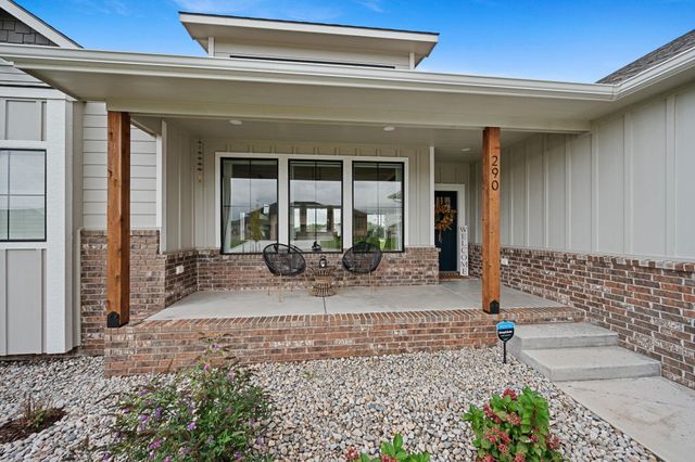 290 S Wellcrest Ct, Wichita, KS 67052