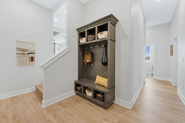 290 S Wellcrest Ct, Wichita, KS 67052