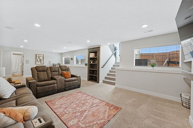 290 S Wellcrest Ct, Wichita, KS 67052