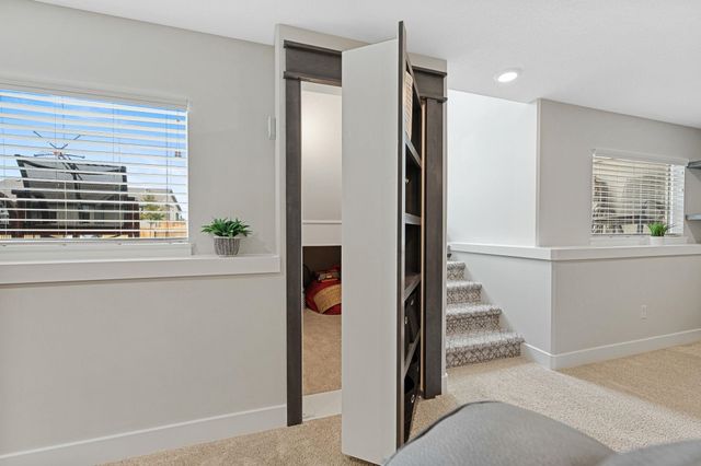 290 S Wellcrest Ct, Wichita, KS 67052