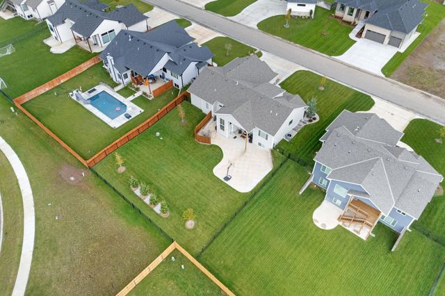 290 S Wellcrest Ct, Wichita, KS 67052