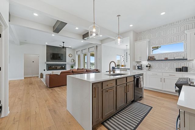 290 S Wellcrest Ct, Wichita, KS 67052