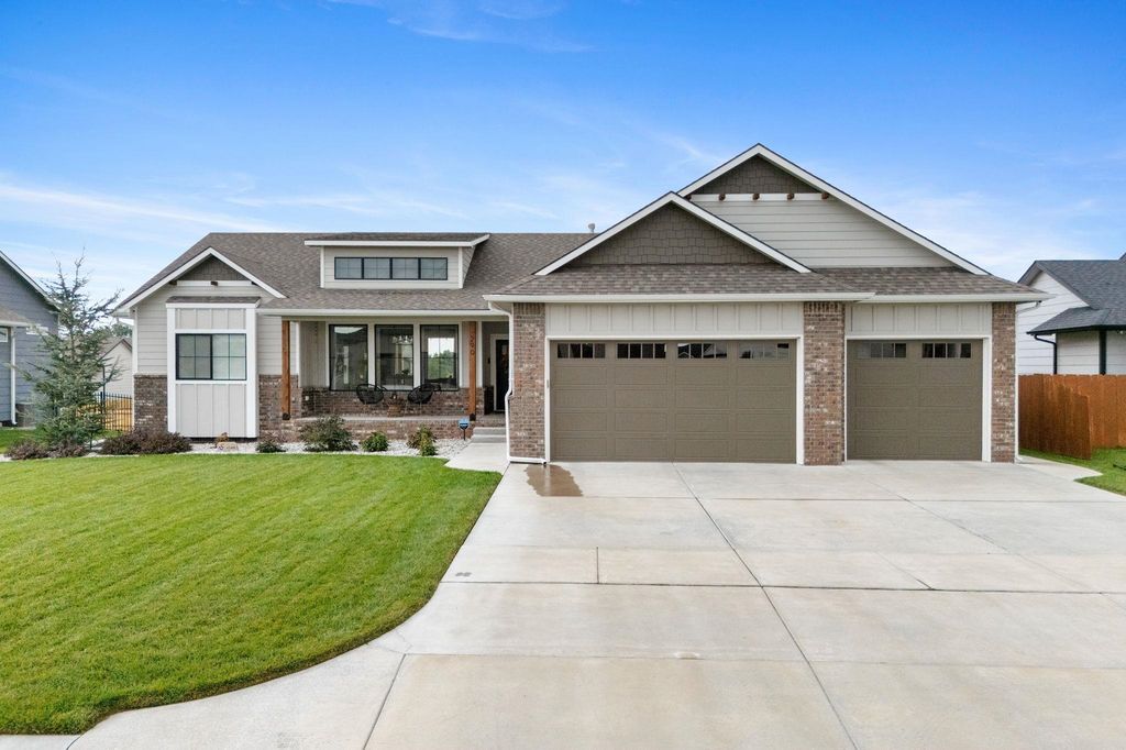 290 S Wellcrest Ct, Wichita, KS 67052