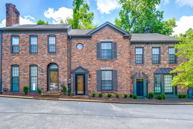 2018 Stokes Ln, Nashville, TN 37215
